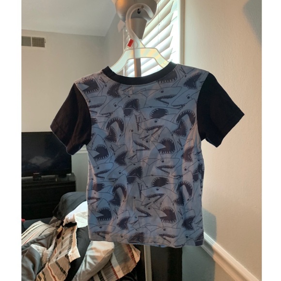 Shark graphic tee - Picture 2 of 2